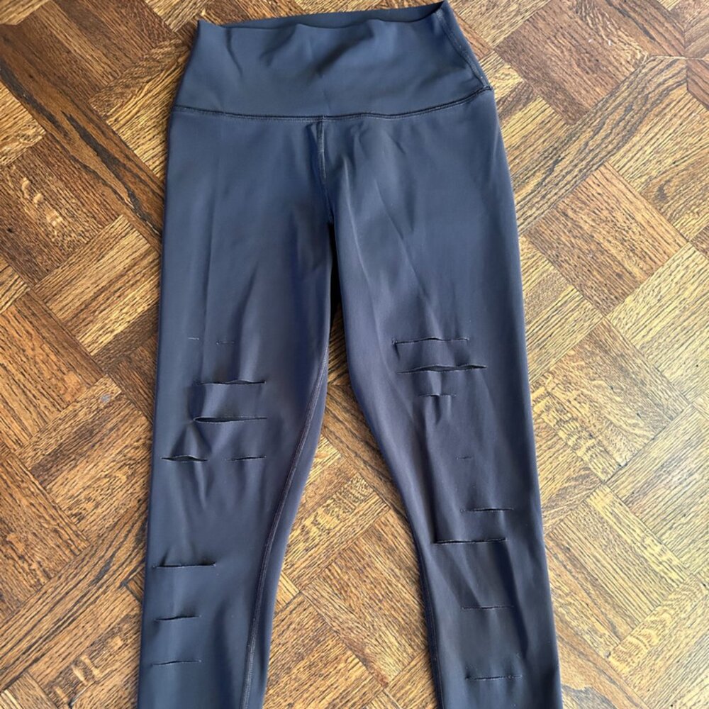 Alo legging unique with rip detailing size S